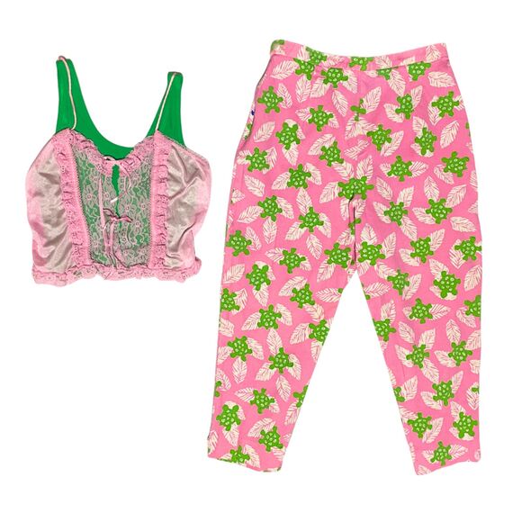 Southern Preppy Retro Pink Green Turtle Print Capri Pants - Picture 11 of 13